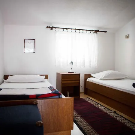 Ivo Prgomet Apartment Makarska
